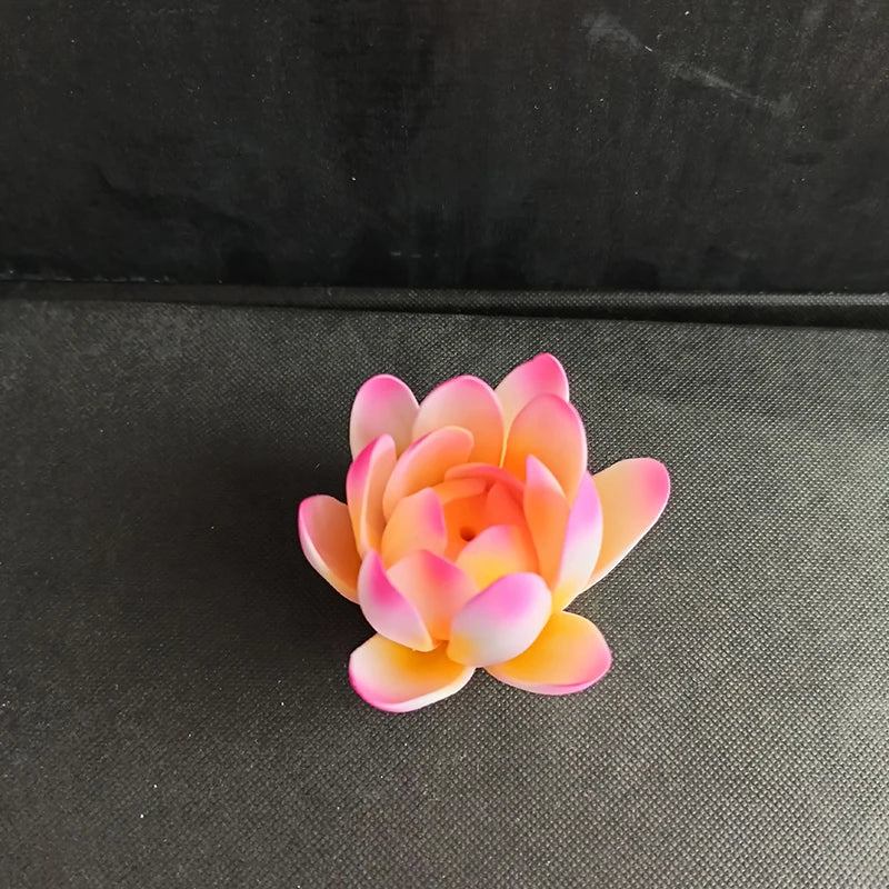 Quemador de Incienso Loto Blanco de Cerámica – Porta Incienso Artesanal para Varillas – Decoración Budista